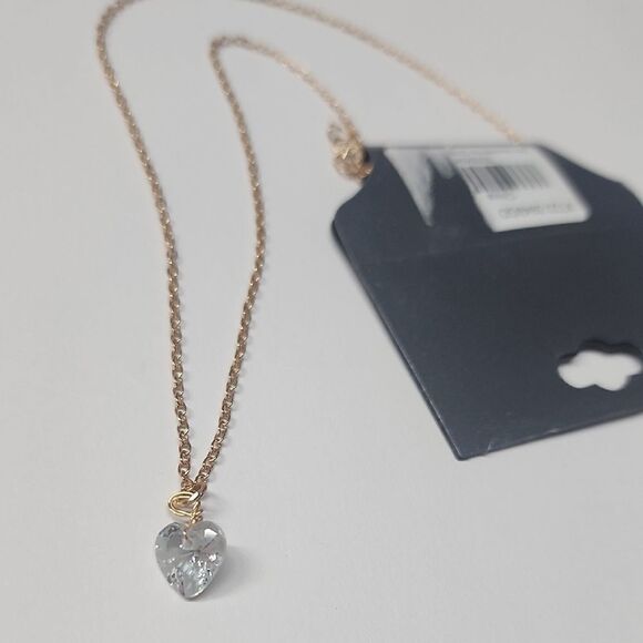 Elegant Gold tone Chain Heart Pendant Necklace Clear Crystal Sparkle Heart - Picture 1 of 2